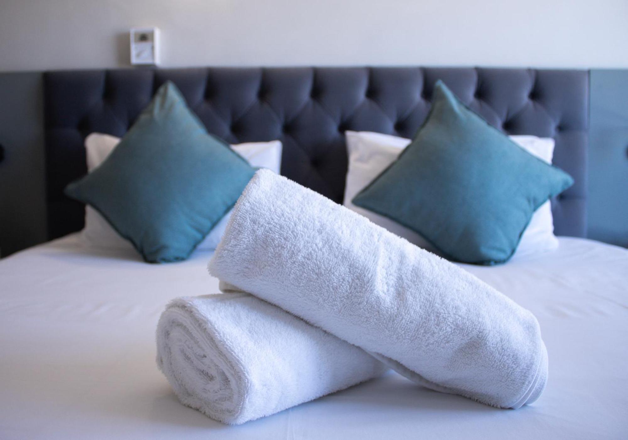 Ocean Breeze Hotel Странд Экстерьер фото